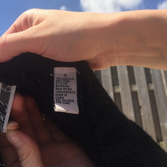 Buckle Black Sweater Knit - Picture 3 of 3